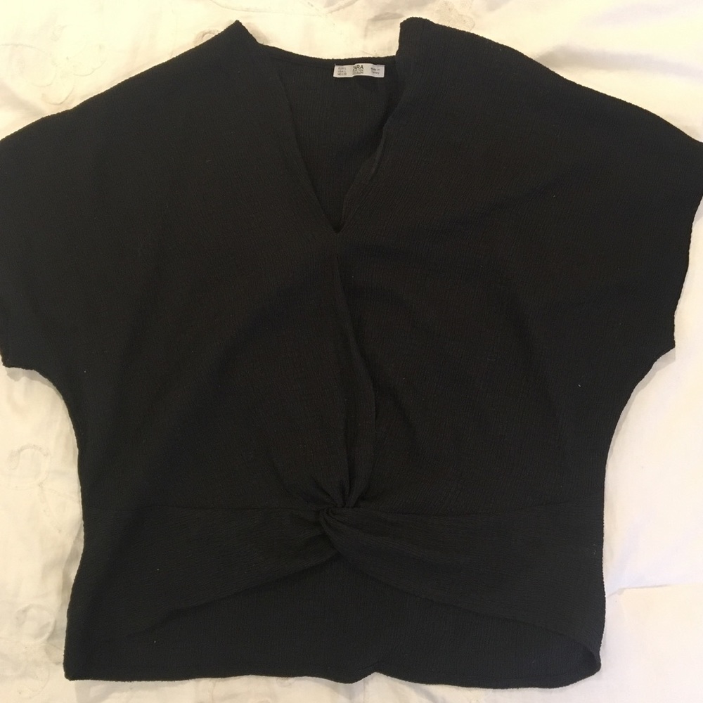 🖤 Zara Knotted Tee 🖤